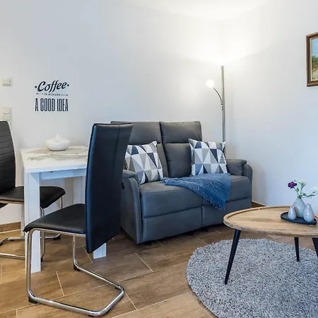 Tilda Apartment